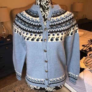 100% HANDMADE WOOL VINTAGE SWEATER